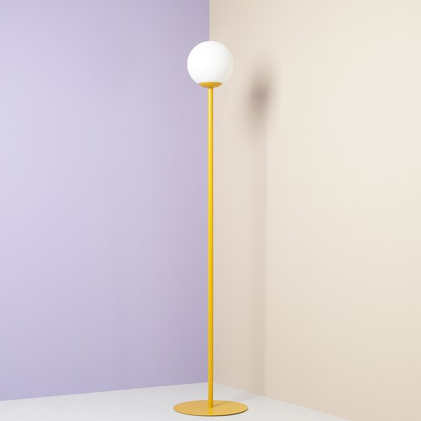 Lampa stojąca Pinne na musztardowej podstawie