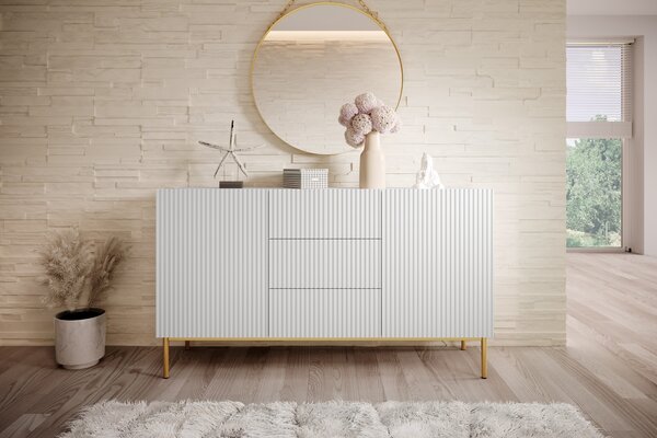 Komoda Nicole 150 cm z szufladami i ryflowanym frontem - biały mat / złote nóżki