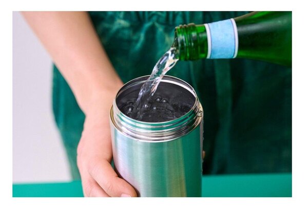 Czarna/w kolorze srebra butelka ze stali nierdzewnej 500 ml Vita – Mepal