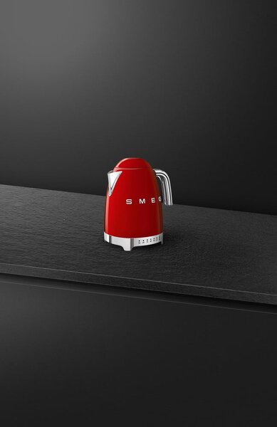 Czerwony czajnik elektryczny ze stali nierdzewnej 1,7 l Retro Style – SMEG