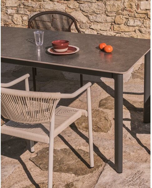 Bordowy ceramiczny talerz ø 25 cm Doren – Kave Home