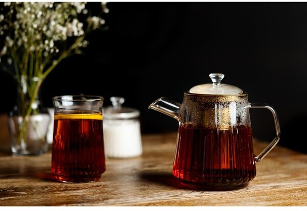 Szklany dzbanek do herbaty z sitkiem w kolorze złota 900 ml Mia – Vialli Design