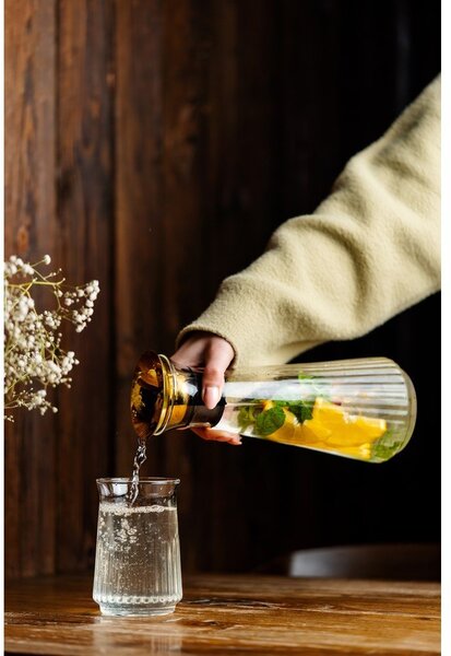Szklana karafka 900 ml Mia – Vialli Design