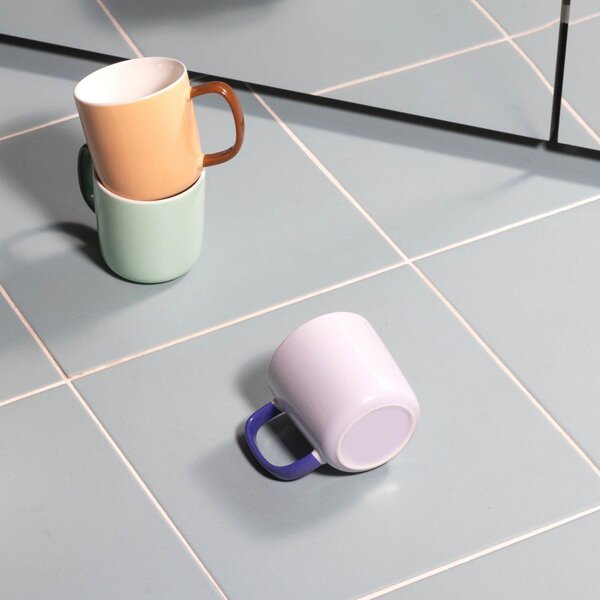 Jasnozielony kubek new bone china 370 ml Mae – ONA