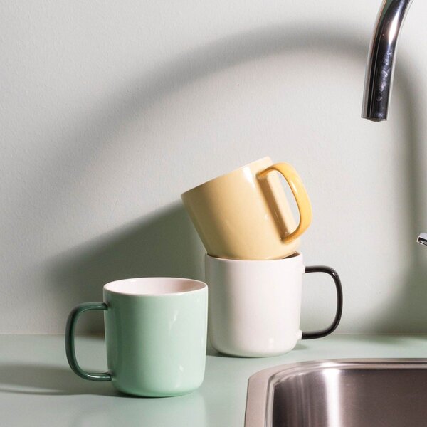Biały kubek new bone china 370 ml Mae – ONA