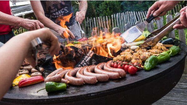 Brązowy grill zewnętrzny na węgiel Remundi Nero S, ø 62 cm