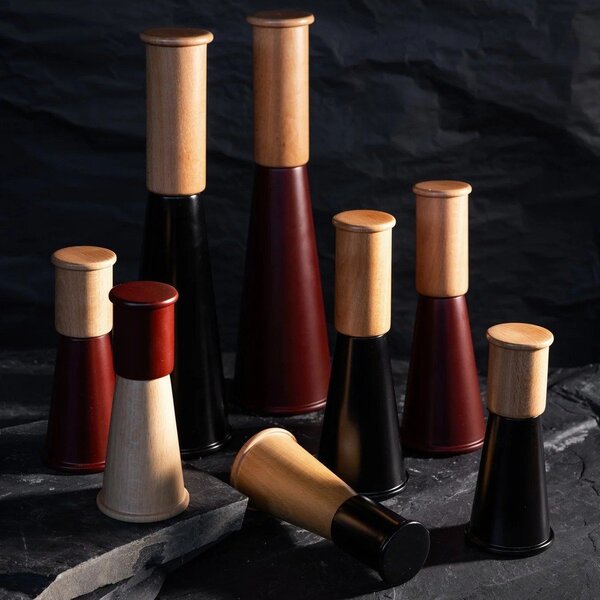 Czarny/w naturalnym kolorze młynek do soli i pieprzu ceramiczny Gurken – Sagaform