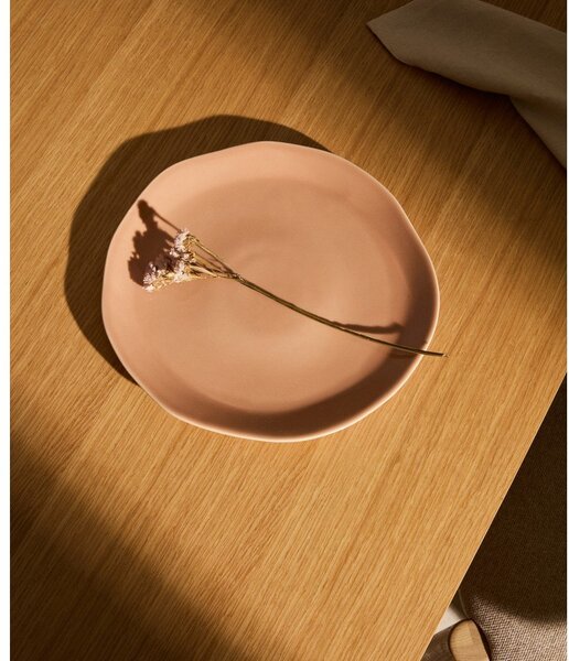 Jasnoróżowy ceramiczny talerz ø 27 cm Tiraya – Kave Home