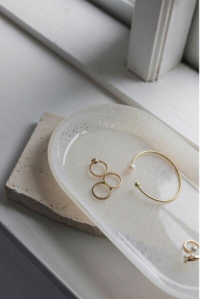 Szklana taca dekoracyjna 14x25,5 cm Opal – Mette Ditmer Denmark