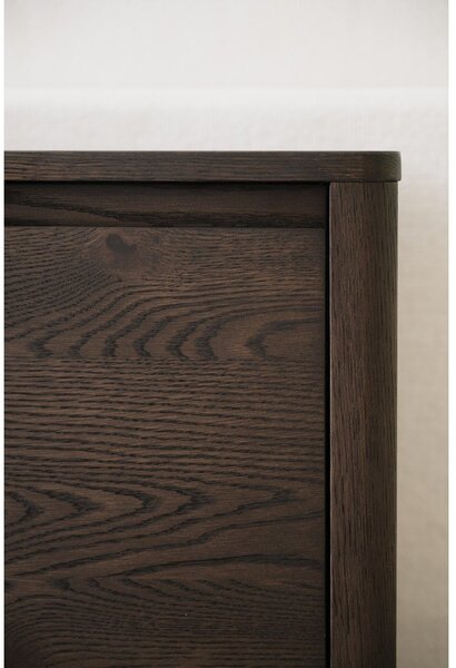 Komoda w dekorze dębu w ciemnym naturalnym kolorze 180x50x40 cm Melstone – Rowico