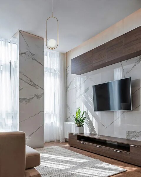 Lampa wisząca glamour na złotej obręczy z białym kloszem - A668 R3-N86