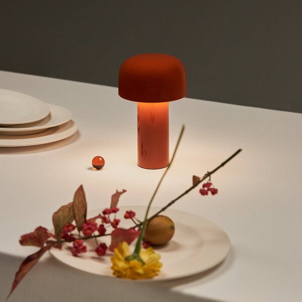 FLOS Lampa stołowa LED z akumulatorem Bellhop, czerwona, 21 cm, ściemniana, IP54 możliwość ściemniania, czerwony, salon / jadalnia, tworzywo sztuczne, design