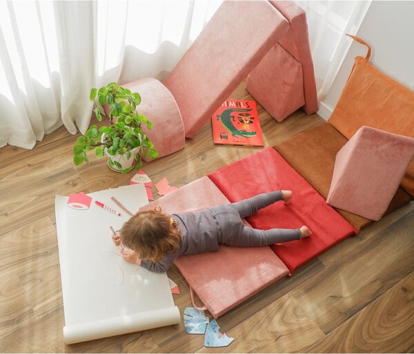 Jasnoróżowy sztruksowy piankowy plac zabaw 75x41x7 cm Bloque Montessori – Little Nice Things