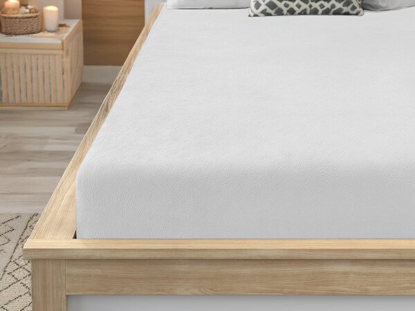 Zestaw pościeli z mikropluszu SNOWFALL czerwony + prześcieradło z mikropluszu SOFT 180x200 cm białe, podwójne łóżko