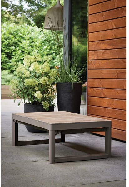 Stolik ogrodowy w dekorze orzecha 71,5x116 cm Lyon – Keter