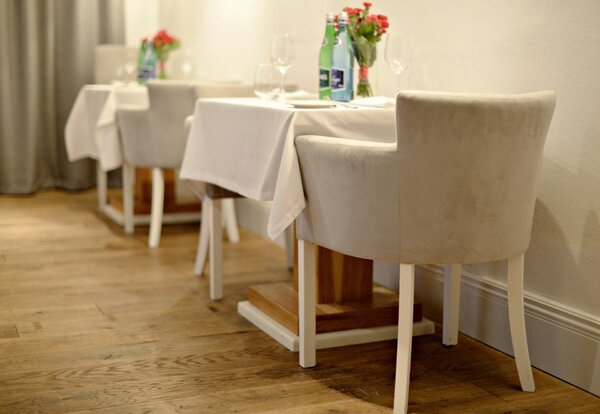Fotel Open, wygodny, tapicerowany, elegancki, nowoczesny, do salonu, do restauracji, bestsellerowy, komfortowy
