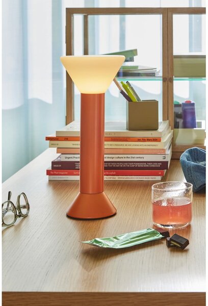 Pomarańczowa lampa stołowa ze ściemniaczem (wysokość 30 cm) Flash – Hübsch