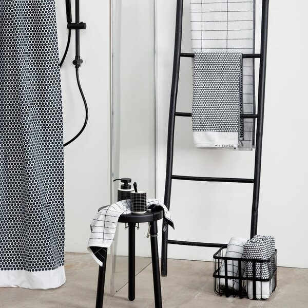 Czarno-biały bawełniany ręcznik 50x100 cm Grid – Mette Ditmer Denmark