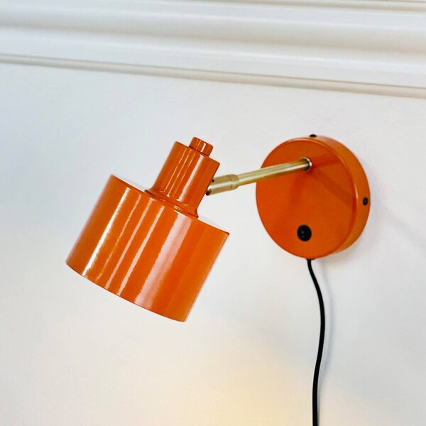 Dyberg Larsen Lampa ścienna Ocean, pomarańczowy, głębokość 30 cm Ocean, żółty / pomarańczowy, salon / jadalnia, metal, design