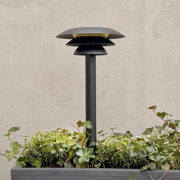 Dyberg Larsen Lampa słoneczna DL25 z grotem ziemnym, czarna, 3000 K, czarny, metal, skandynawski