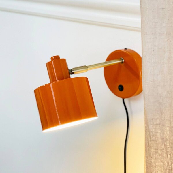 Dyberg Larsen Lampa ścienna Ocean, pomarańczowy, głębokość 30 cm Ocean, żółty / pomarańczowy, salon / jadalnia, metal, design