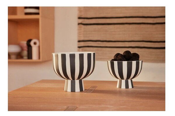 Czarno-biała kamionkowa miska do serwowania Toppu – OYOY Living Design