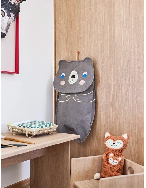 Brązowy tekstylny organizer wiszący Darling Bear – OYOY Mini