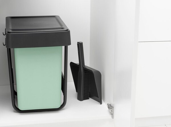 Szufelka i zmiotka SinkSide – Brabantia