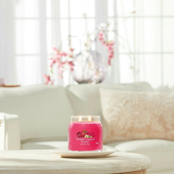 Yankee Candle Świeca zapachowa średnia Signature Red Raspberry, 368 g, M