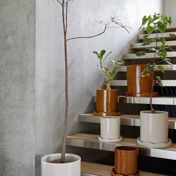 Kamionkowa ręcznie wykonana osłonka na doniczkę ø 16,5 cm Nami – OYOY Living Design